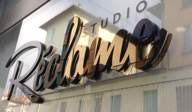 Insegne Pubblicitarie - Insegne personalizate con montaggio a Parma Kamaleon lettere sagomate reclame