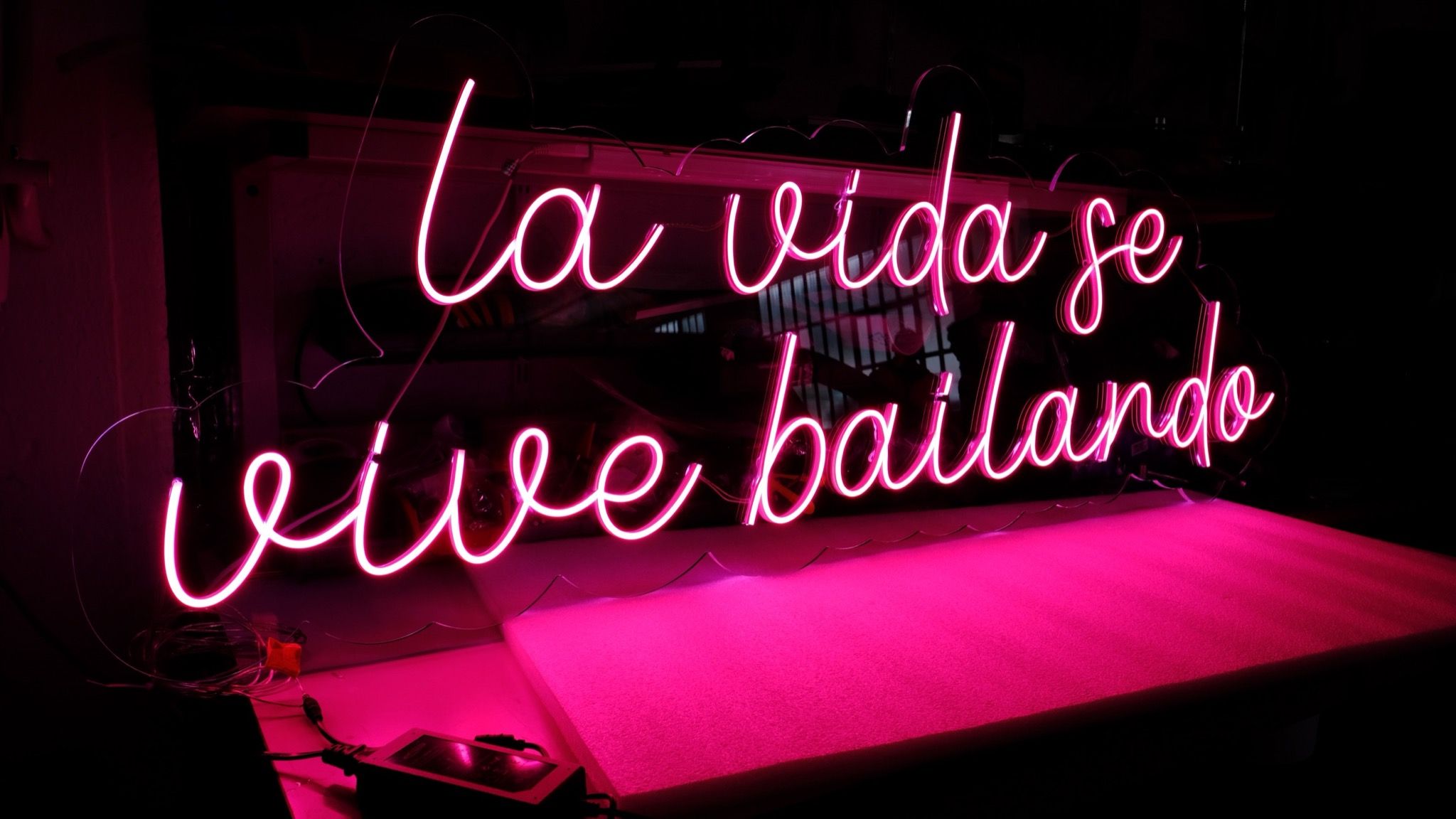 Cassonetto luminoso bifacciale per negozio